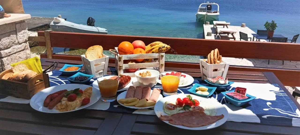 Symi . Villa Calme ภายนอก รูปภาพ