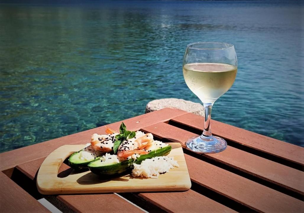 Symi . Villa Calme ภายนอก รูปภาพ