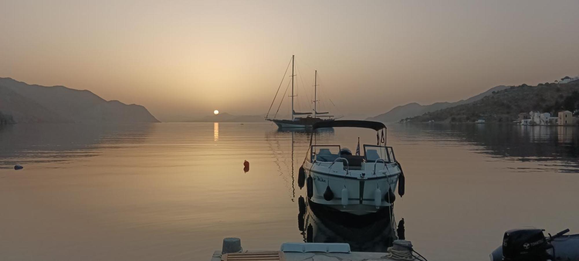 Symi . Villa Calme ภายนอก รูปภาพ